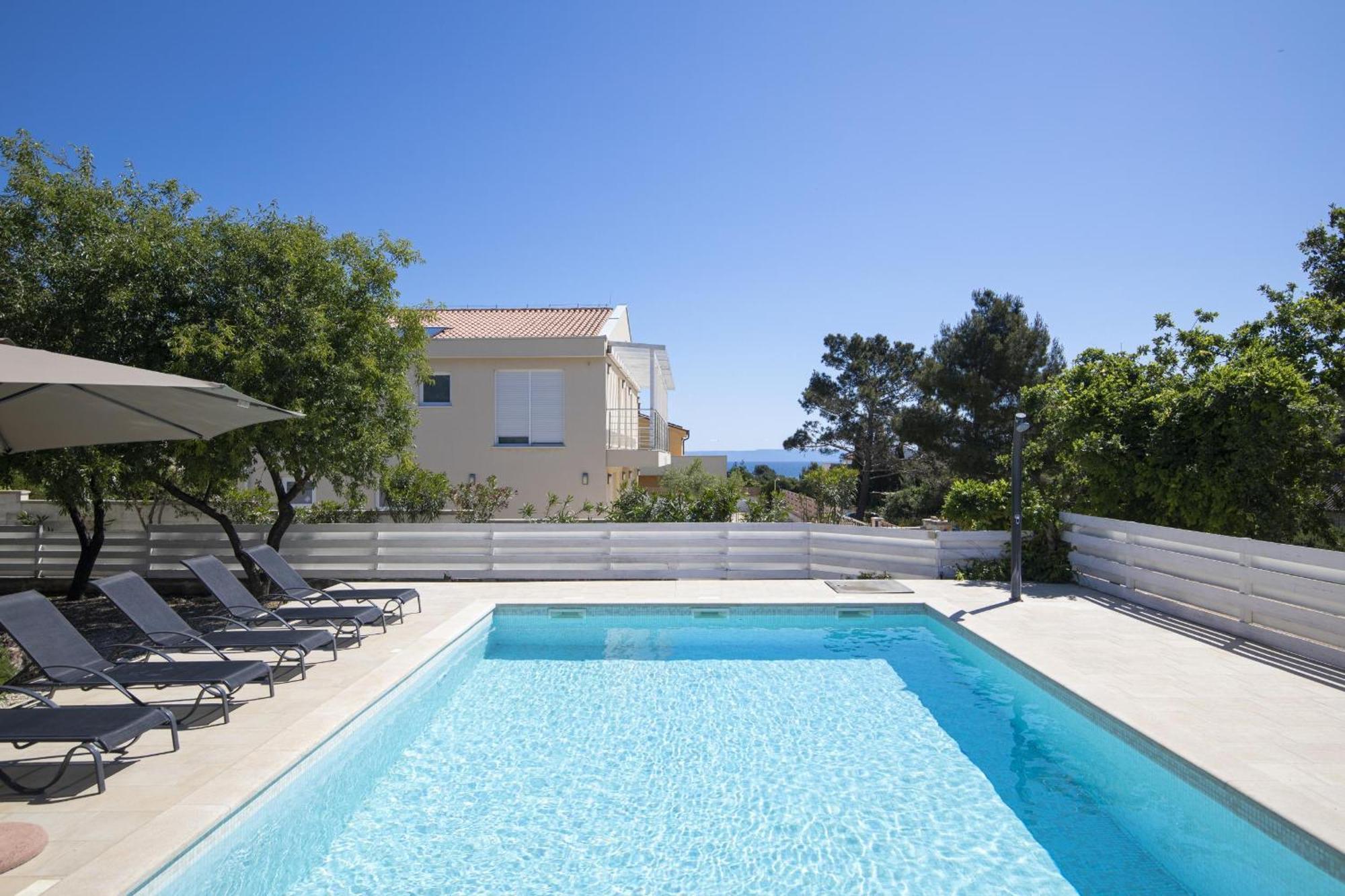 Villa Bella - Beautiful And Modern House With Pool, Souna, Jacuzzi & Playground, Liznjan - Istra エクステリア 写真