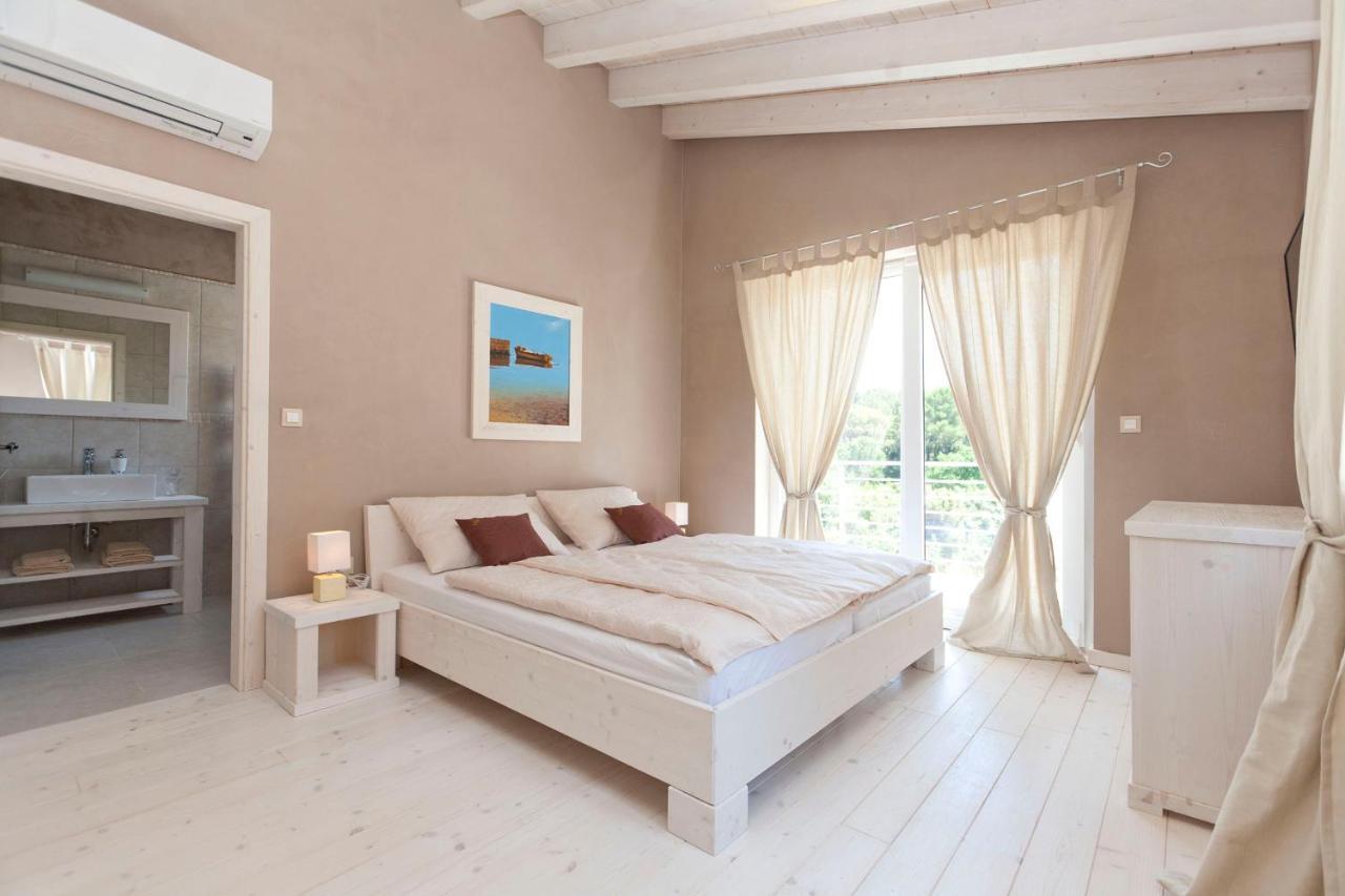 Villa Bella - Beautiful And Modern House With Pool, Souna, Jacuzzi & Playground, Liznjan - Istra エクステリア 写真